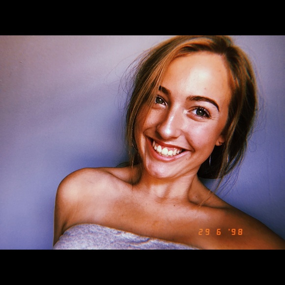 Meet your Posher, Julia - Picture 1 of 1